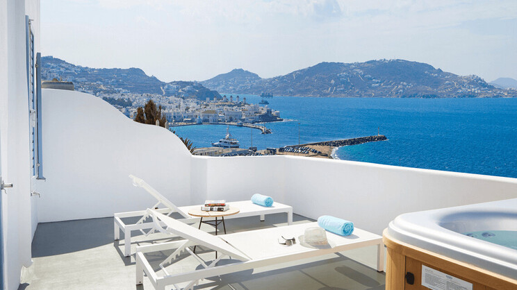 Deluxe Sea View Suite with Outdoors Jacuzzi